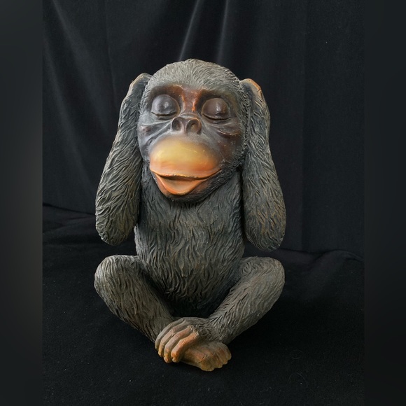 Hear No Evil! Large Resin Monkey 🙉🙉🙉 - Picture 1 of 5